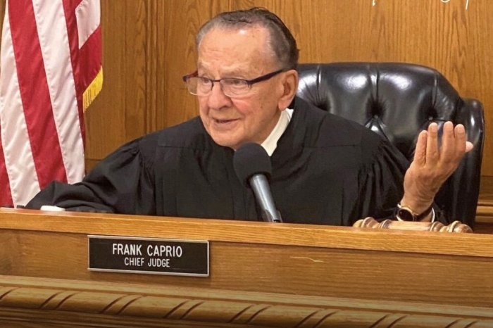 Ilustračný obrázok k článku Zomrel najobľúbenejší sudca na svete: Ľudí si získal svojou LÁSKAVOSŤOU a empatiou