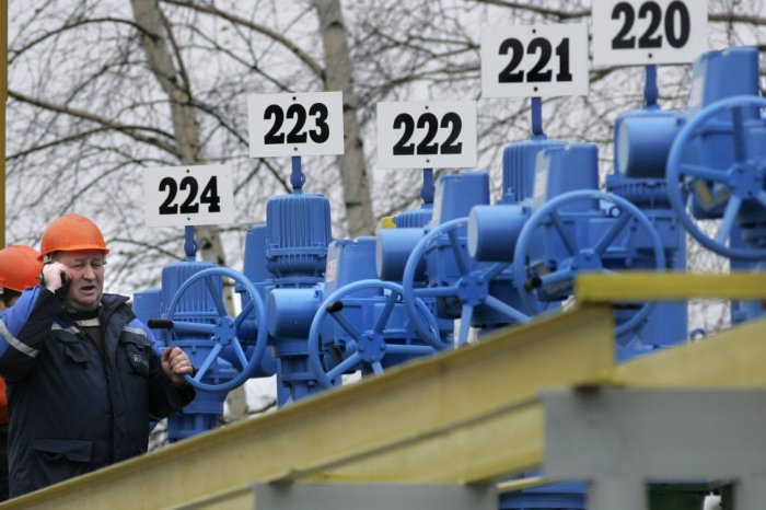 Ilustračný obrázok k článku Útoky na ropovod Družba: Hrozí, že tankovanie ZDRAŽIE? Takto to vidí ekonóm