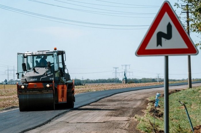 Ilustračný obrázok k článku Kraj rozbehol opravu ciest za MILIÓNY eur: Týchto úsekov sa to týka