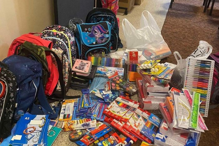 Ilustračný obrázok k článku Darujte deťom dôstojnosť! Do zbierky školských pomôcok sa môžete zapojiť aj VY