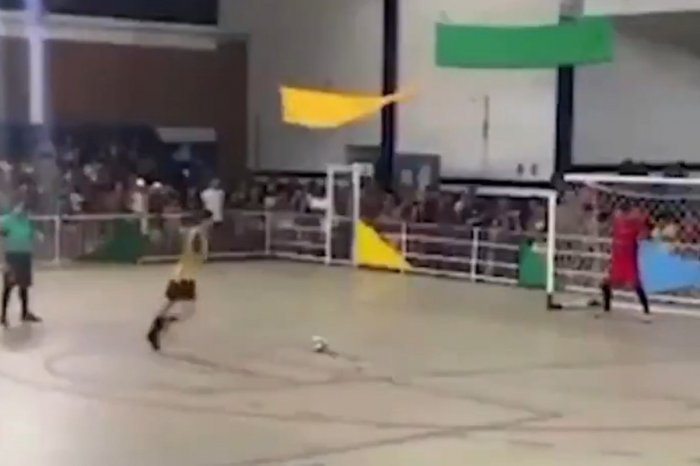 Ilustračný obrázok k článku TRAGÉDIA na fustale: Brankár chytil penaltu, skolaboval a ZOMREL