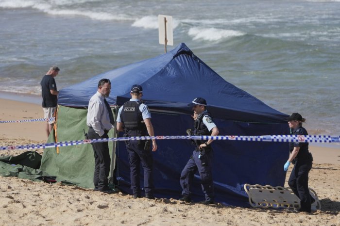 Ilustračný obrázok k článku Žena si šla zaplávať, zmenilo sa to na HOROR: Zomrela po krvavom útoku žraloka