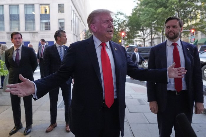 Ilustračný obrázok k článku Toto si Trump za klobúk nedá: V reštaurácii ho VYPÍSKALI a nazvali „Hitlerom našej doby“