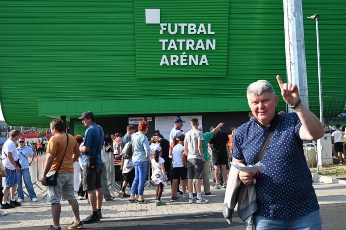 Ilustračný obrázok k článku Taký zápas tu ešte nebol: Na prešovskom štadióne bude hrať futbal aj exminister Lengvarský