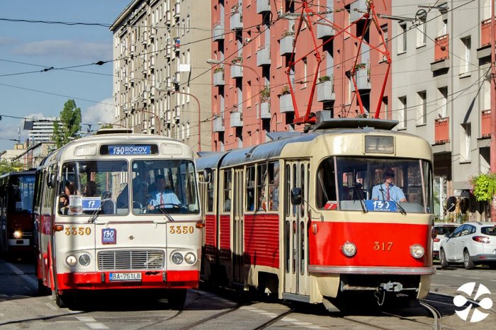 Ilustračný obrázok k článku Toto je paráda! Užite si BEZPLATNÉ jazdy historickými trolejbusmi, autobusmi a električkami