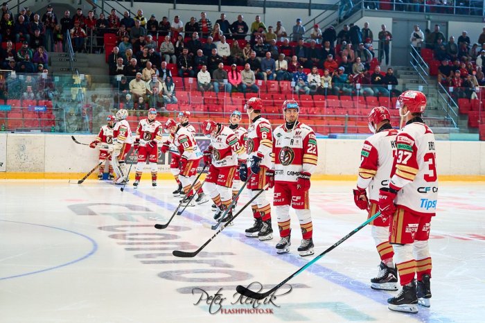 Ilustračný obrázok k článku Najprv fantastický obrat, potom DRSNÝ výbuch: Prešovskí hokejisti začali ligu ROZPAČITO