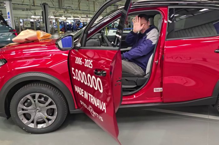 Ilustračný obrázok k článku V Trnave vyrobili už 5 MILIÓNOV áut: Prekvapenie! To jubilejné získal ZAMESTNANEC