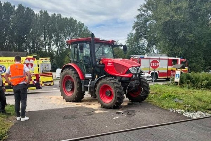Ilustračný obrázok k článku Obrovská DRÁMA! Rýchlik s 200 pasažiermi sa ZRAZIL s traktorom, FOTO