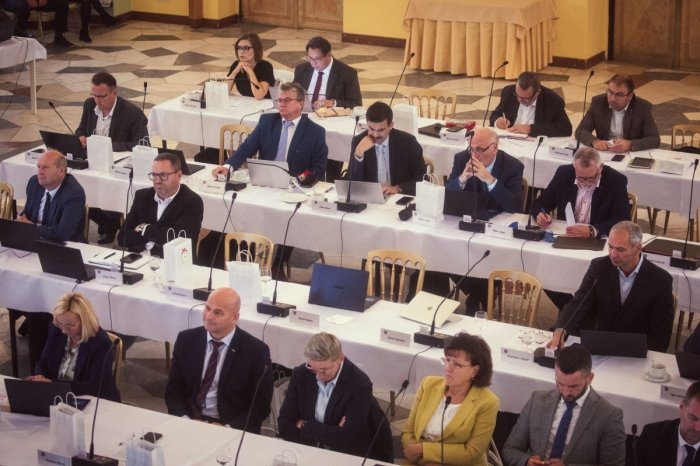 Poslanci BBSK rozhodli: Prerozdelili vyše 12 miliónov…
