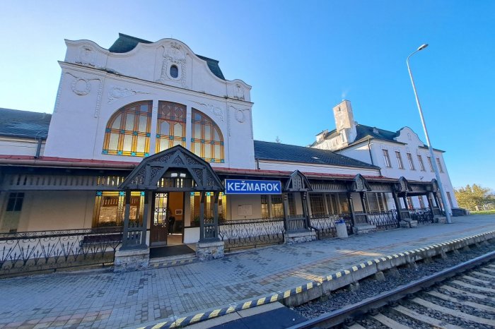 Ilustračný obrázok k článku Železničná stanica v Kežmarku má novú podobu: Kedy ju budú môcť už otvoriť?
