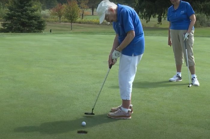 Ilustračný obrázok k článku Mníška oslávila 105. narodeniny: Už takmer NEVIDÍ, no zahrala si golf, VIDEO