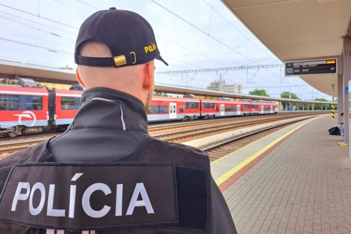 Ilustračný obrázok k článku Veľká policajná akcia na železniciach: Troch zamestnancov nachytali OPITÝCH!