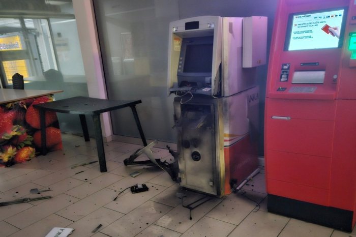 Ilustračný obrázok k článku VYBUCHOL ďalší bankomat! Počet prípadov stúpa: Tentoraz EXPLODOVAL v Dúbravke
