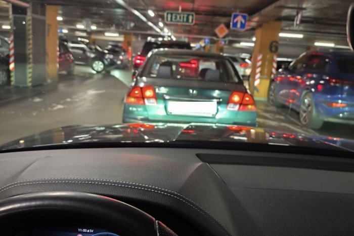 Ilustračný obrázok k článku Nový systém parkovania v Mlynoch: Vodiči HROMŽILI! Prvé hodiny sa zmenili na KATASTROFU