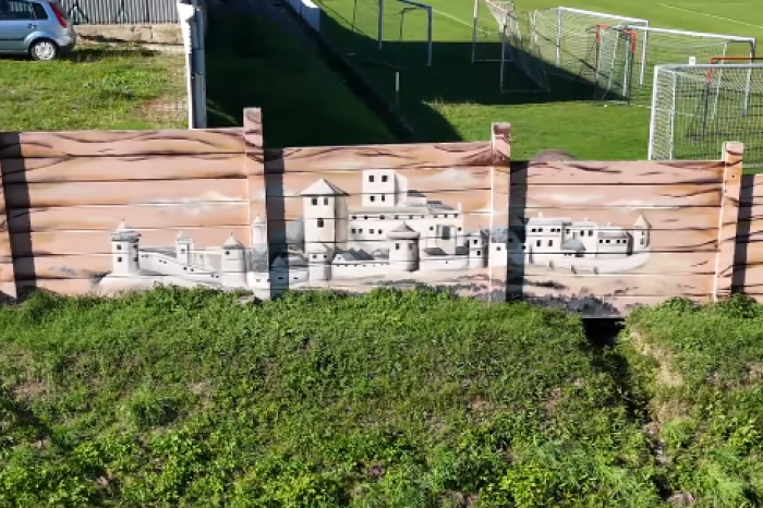 Ilustračný obrázok k článku Na hrad teraz trafíme oveľa jednoduchšie: Smerom k nemu vznikla NÁDHERNÁ maľba