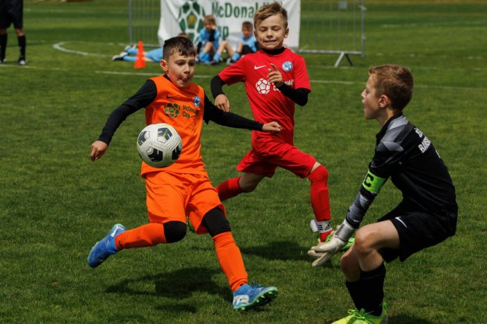 Ilustračný obrázok k článku Šanca zažiť radosť z futbalu začína v McDonald’s Cupe. Registrácia pre školy už len do tejto soboty.