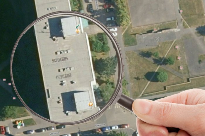 Ilustračný obrázok k článku Ľudí zaujali ZÁHADNÉ čísla na streche paneláku: Ukazujú na KRYT? Všetko je INAK!