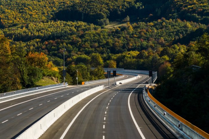 Ilustračný obrázok k článku Diaľničiari vyhlásili TENDRE: Stavať chcú hneď DVA úseky R2 súčasne