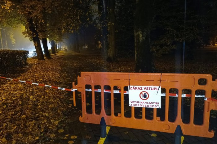 Ilustračný obrázok k článku AKTUALITA z Banskej Bystrice: Mesto UZATVORÍ mestský park až do ODVOLANIA