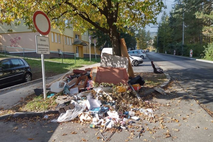 Ilustračný obrázok k článku NEDISCIPLINOVAŤ sa Bystričanom nevyplatila: Padali POKUTY za nadrozmerný ODPAD