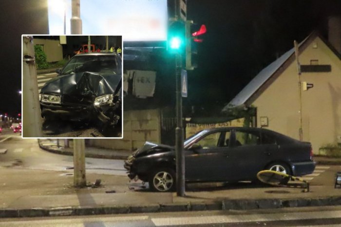 Ilustračný obrázok k článku OPITÝ vodič dostal šmyk a vyletel na ostrovček: Auto zdemoloval o stĺp! FOTO