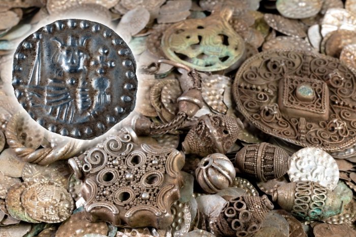 Ilustračný obrázok k článku Rybár išiel vykopať dážďovky: PARÁDA! V zemi objavil obrovský strieborný POKLAD