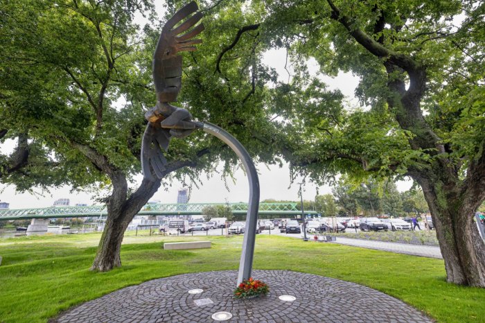 Ilustračný obrázok k článku SMUTNÉ výročie: Pred 20 rokmi v Bratislave ZAVRAŽDILI študenta Daniela Tupého