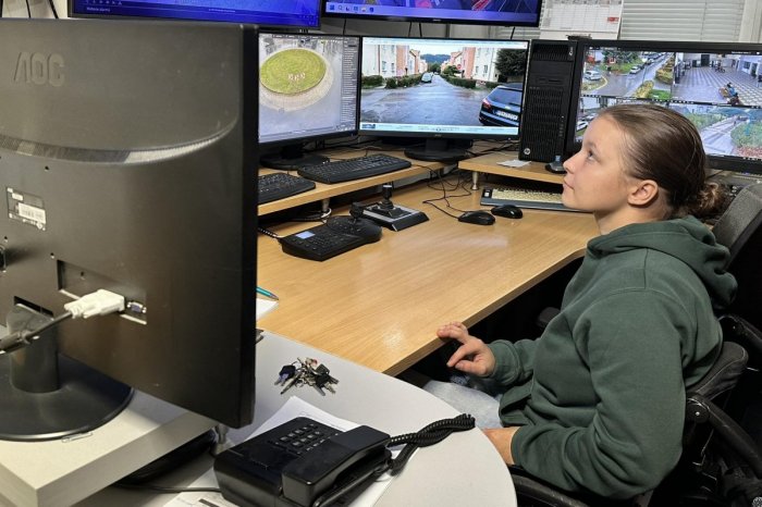 Ilustračný obrázok k článku Chcela byť policajtkou, no postrelil ju inštruktor: Kadetka Miška si plní SEN!