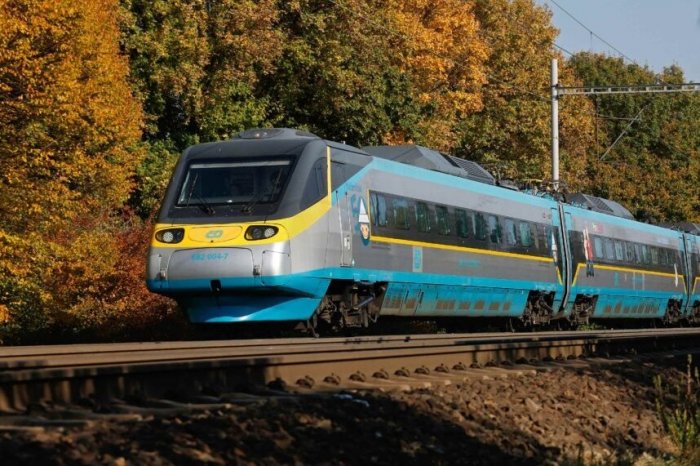 Ilustračný obrázok k článku LEGENDÁRNY vlak je späť! Prahu a Košice spojí zmodernizované Pendolino