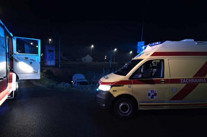 Ilustračný obrázok k článku Vážna nehoda pri Poprade: Po zrážke auta a autobusu hlásia 7 zranených ľudí!