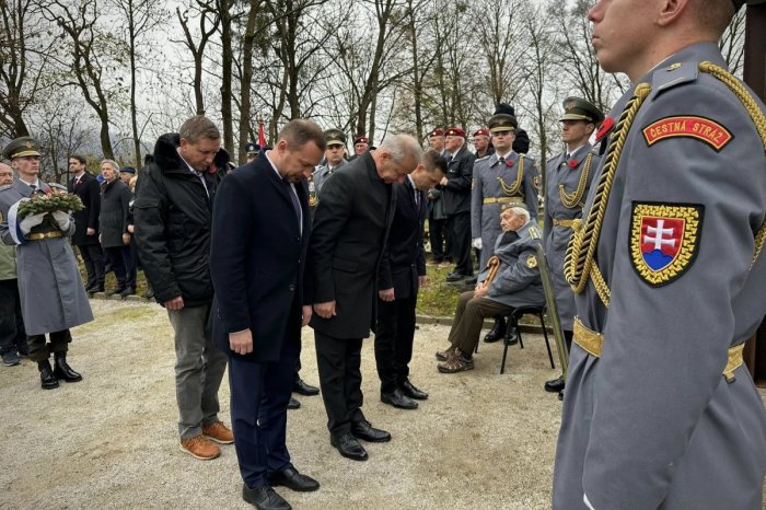 Ilustračný obrázok k článku Nosko si UCTIL pamiatku vojnových VETERÁNOV: Prišla aj žijúca LEGENDA SNP, FOTO