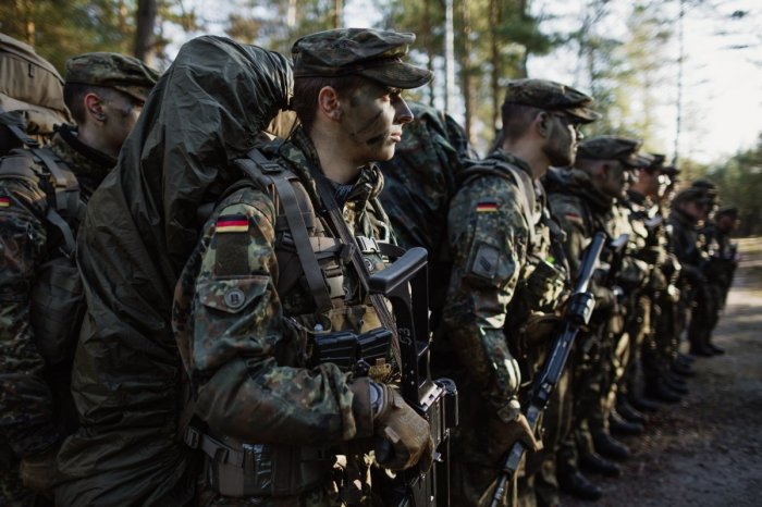 Ilustračný obrázok k článku STRACH sa stupňuje: Viac ako polovica Európanov sa BOJÍ možného konfliktu s Ruskom