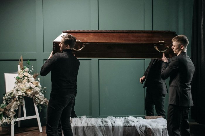 Ilustračný obrázok k článku Záhada vo Veľkom Šariši: Zomrelo tam 56 obyvateľov, ale pohrebov bolo až 64