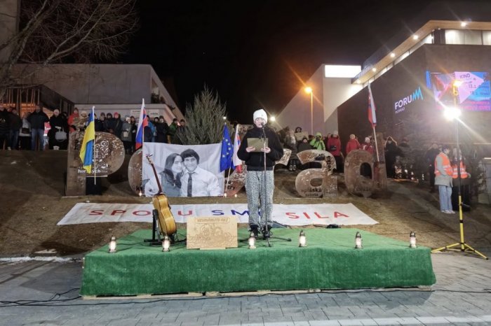 Ilustračný obrázok k článku Nechali hovoriť ČINY: V Poprade boli na oslavách novembra aj študenti z Ficovej prednášky