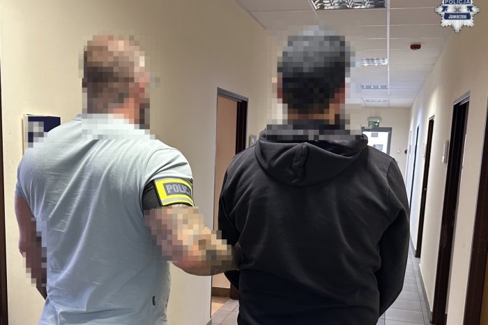 Ilustračný obrázok k článku Nezniesol KOPAČKY: Svoju ex sa v spálni pokúsil UŠKRTIŤ! Zachránil ju jej syn