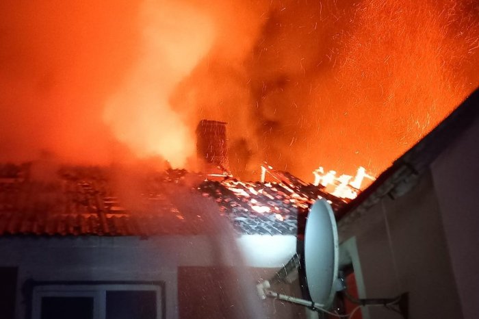 Ilustračný obrázok k článku Žena (†54) a 2-ročný vnuk ZOMRELI pri požiari domu: Išlo o jednu z NAJBOHATŠÍCH Poliek