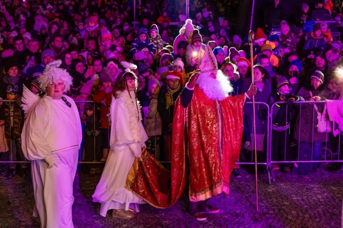 Ilustračný obrázok k článku Aj tento rok príde na Svätoplukovo námestie MIKULÁŠ: Poznačte si tento DÁTUM