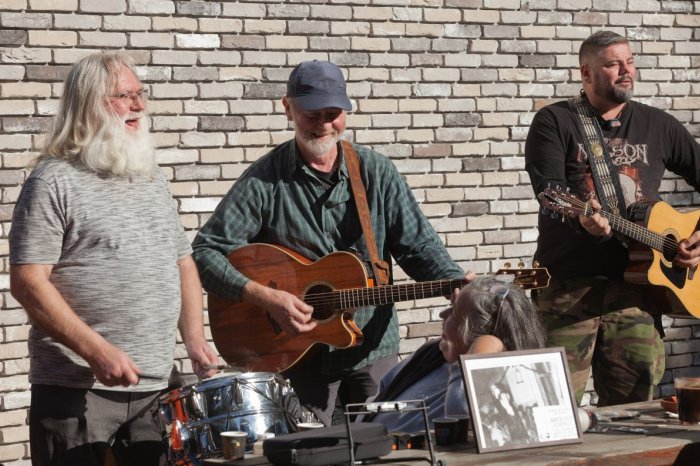 Ilustračný obrázok k článku Prekvapenie pred zápasom so Skalicou: Na štadióne budú znieť hity legendárnej kapely MLOCI