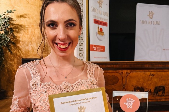 Ilustračný obrázok k článku Dokázala to: Srdce na dlani udelili 15 laureátom, medzi nimi je aj šikovná Kristína Nikola