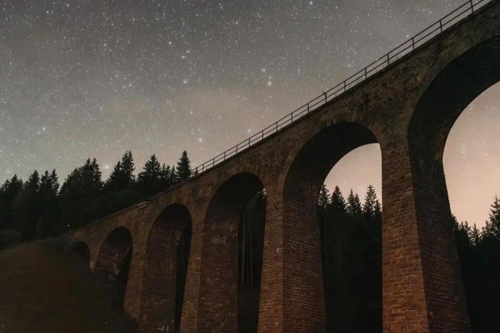 Ilustračný obrázok k článku LEGENDÁRNY viadukt čaká VIANOČNÁ premena: PRVÝKRÁT v histórii bude NASVIETENÝ
