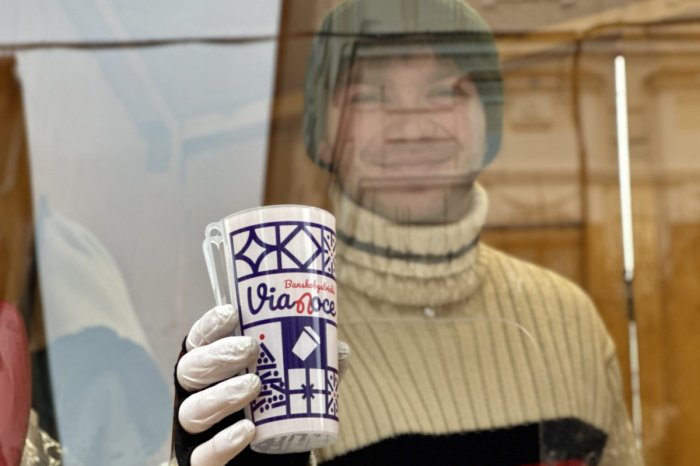 Ilustračný obrázok k článku Mesto si pochvaľuje EKOLOGICKÉ riešenie: Páčia sa vám VRATNÉ poháre na trhoch?