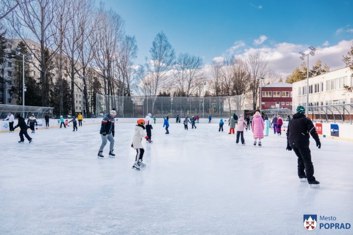 Ilustračný obrázok k článku Prekvapenie v Poprade: Spustili BEZPLATNÉ korčuľovanie aj tradičný vianočný jarmok