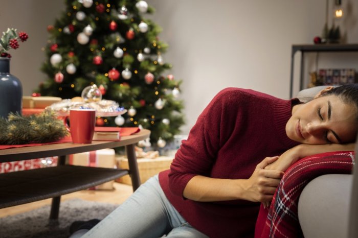 Ilustračný obrázok k článku Zaspávate pri rozsvietenom stromčeku? Nerobte to! TENTO typ svetielok narúša spánok