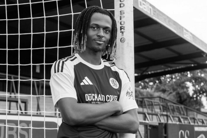 Ilustračný obrázok k článku Talentovaný futbalista (†21) už zo zápasu neprišiel: ZOMREL po náraze do zvodidiel