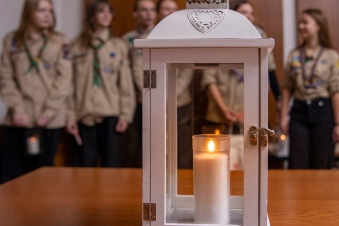 Ilustračný obrázok k článku Nezabudnite si doniesť lampáše a sviečky: Betlehemské svetlo už dorazilo do Prešova