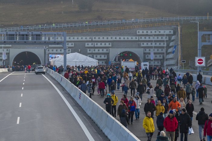 Ilustračný obrázok k článku Vodiči sa dočkali: Po dlhých rokoch konečne OTVORILI tunel Višňové