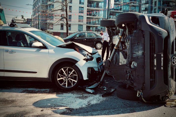 Ilustračný obrázok k článku Odborníci na bezpečnú jazdu VARUJÚ: Hands-free je legálne, ale NIE bezpečné!