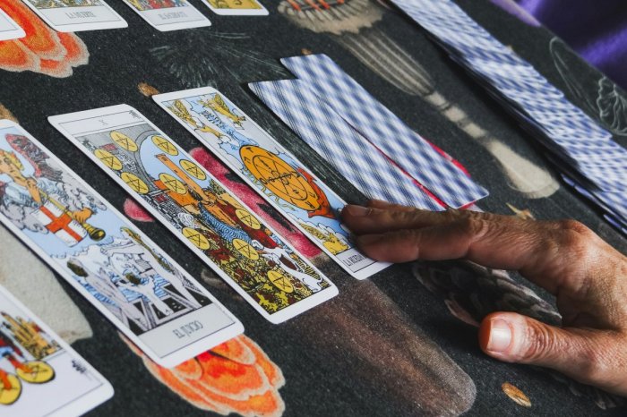 Ilustračný obrázok k článku Žena mala podľa veštca prísť o telefón: Jeho slová sa naplnili! Sám jej ho UKRADOL