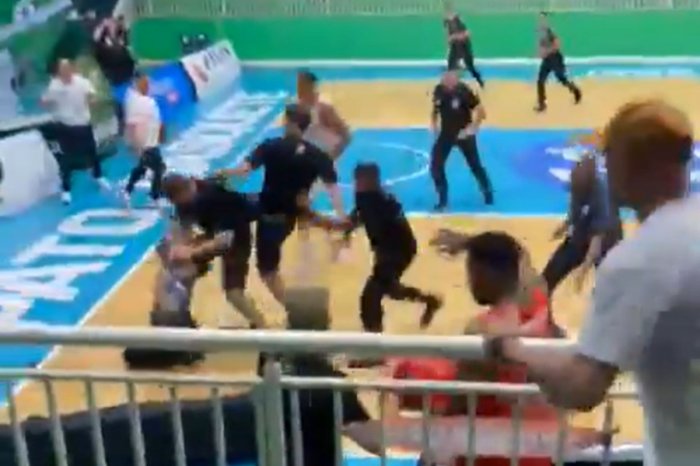 Ilustračný obrázok k článku Fanúšikovia BRUTÁLNE zmlátili rozhodcu: Na zemi ho udierali a KOPALI, VIDEO