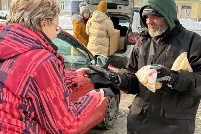 Ilustračný obrázok k článku V MRAZE nezostali sami: Ľuďom bez DOMOVA pomohli DOBROVOĽNÍCI z radnice, VIDEO a FOTO